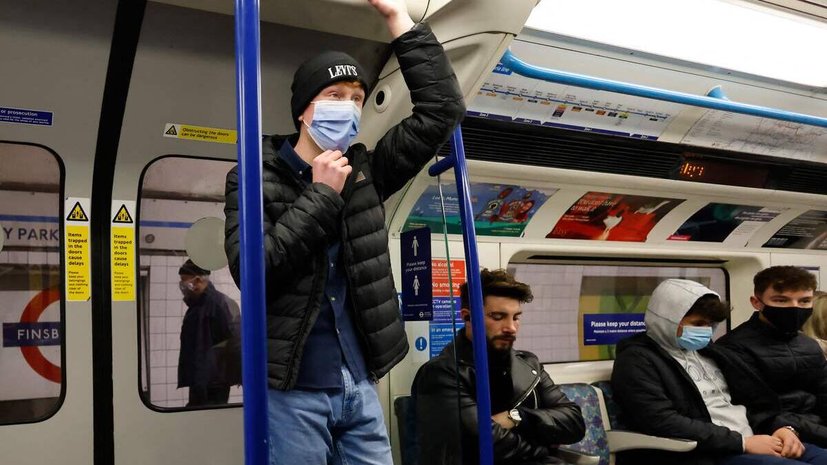 Troisième cas de variant Omicron détecté au Royaume-Uni; de nouvelles restrictions mardi