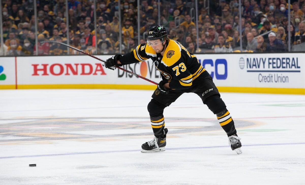 Charlie McAvoy ne veut pas parler de sa prochaine entente | JDQ