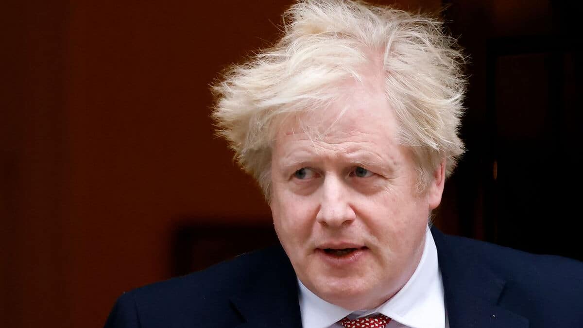 Fin de l'isolement pour les personnes infectées en Angleterre