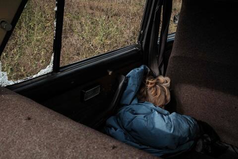 Encuentran 20 civiles muertos a tiros en sus coches en el noreste de Ucrania