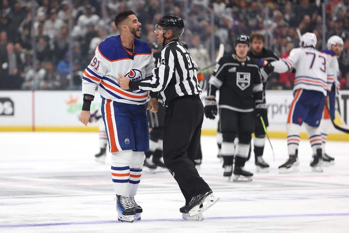 82 minutes de pénalité en une période