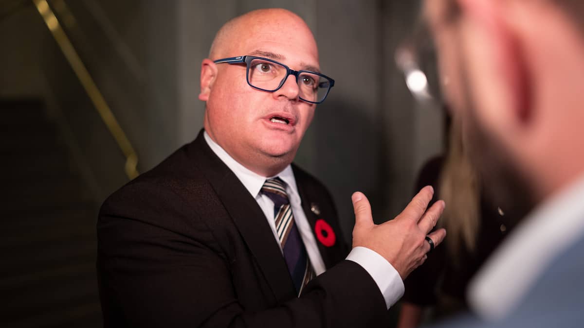 Le ministre Julien appuie Jolin-Barrette