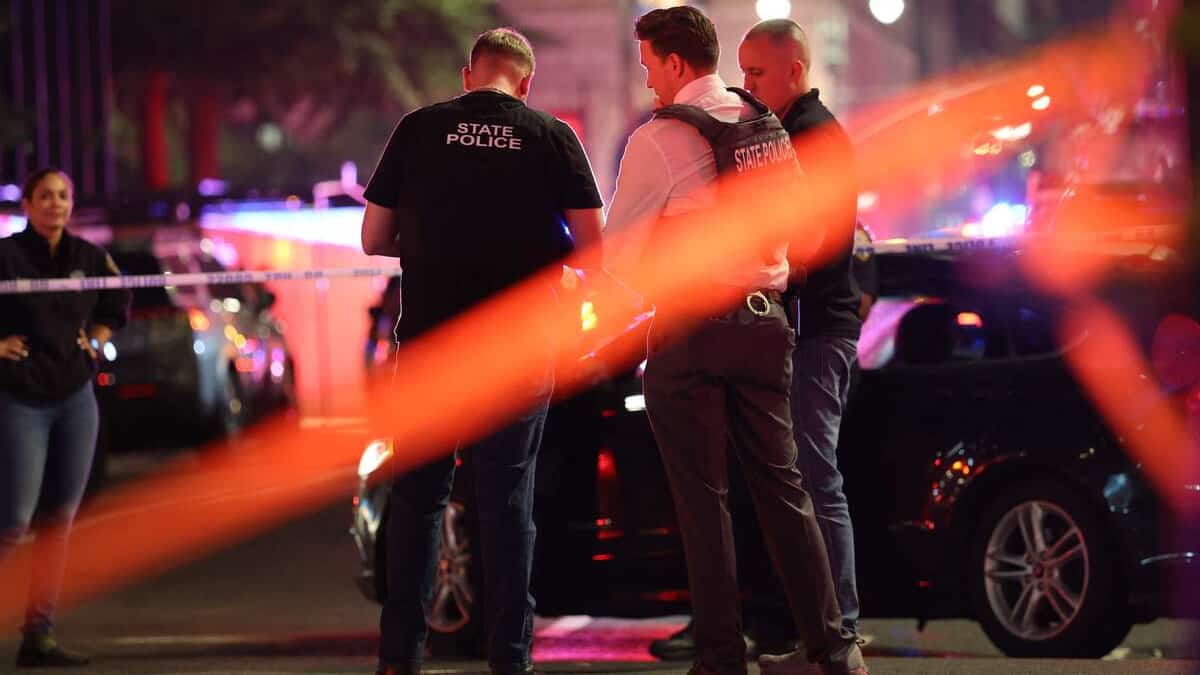 Fusillade à New York: le tireur ciblait les bureaux de la NFL, mais se serait trompé d'ascenseur