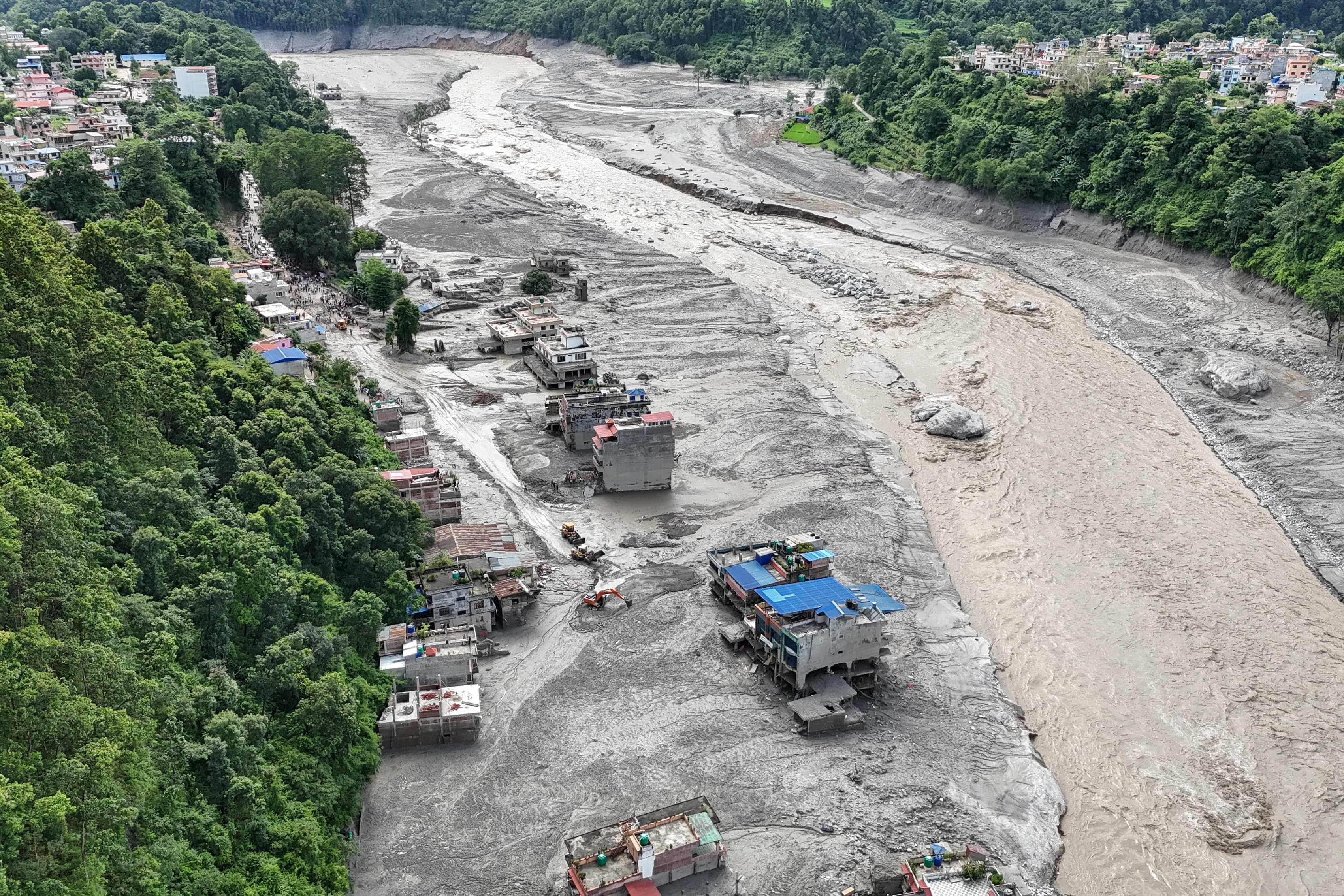 Crue dévastatrice au Népal et au Tibet: au moins 362 morts et plus de 1400 disparus, dont 30 Canadiens