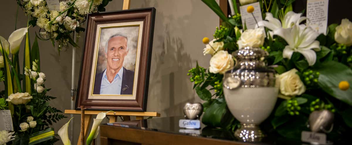 800 personnes se sont déplacées pour honorer Mike Bossy