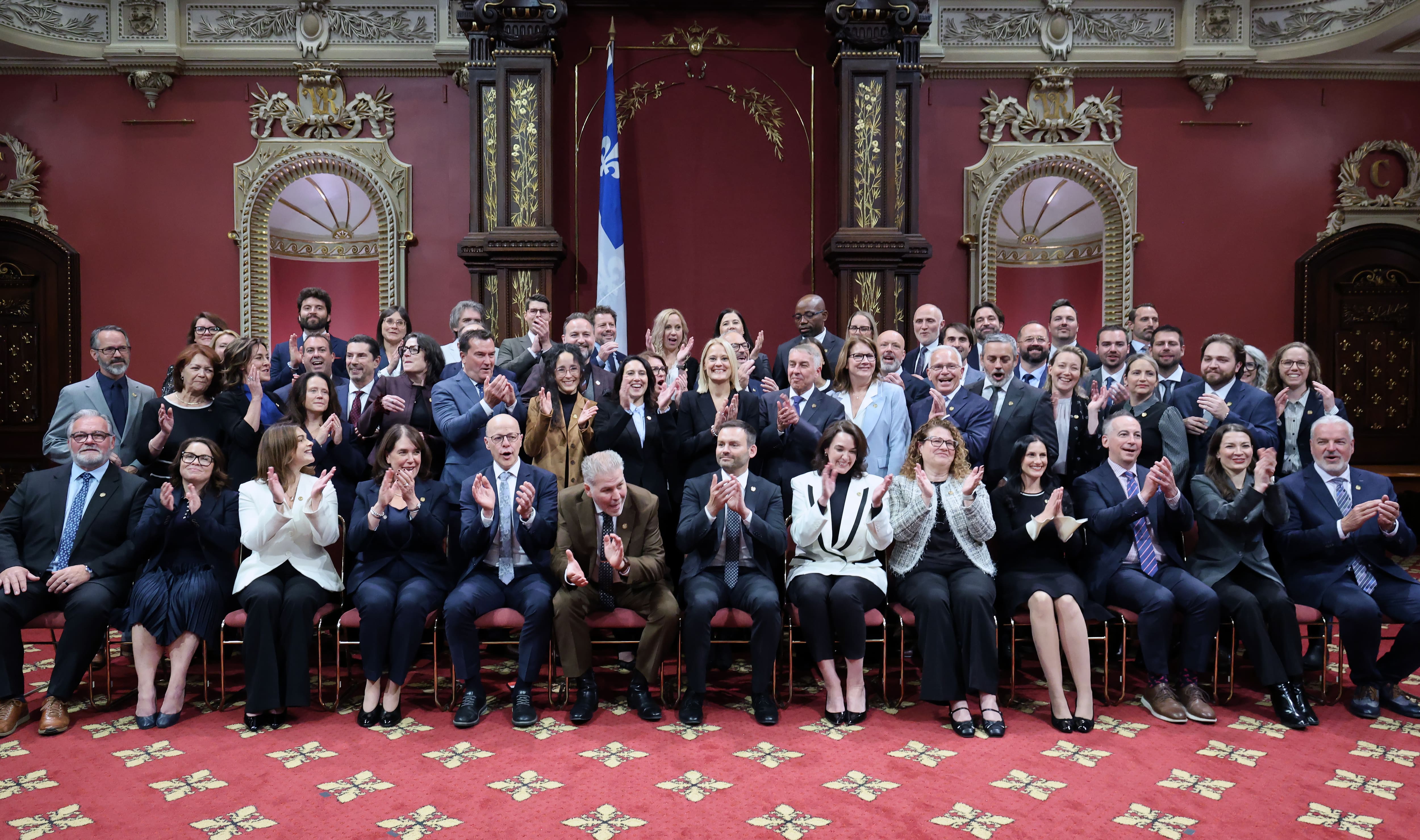 On a attaché une laisse au cou de PSPP pour qu’il n’aille pas trop loin