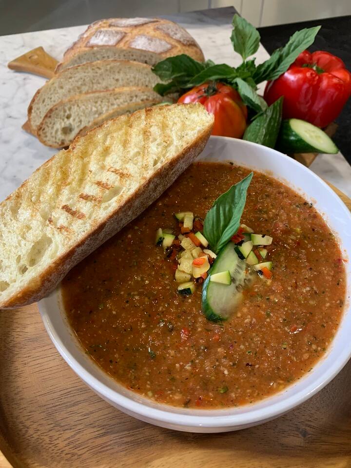 Gaspacho de légumes grillés et basilic