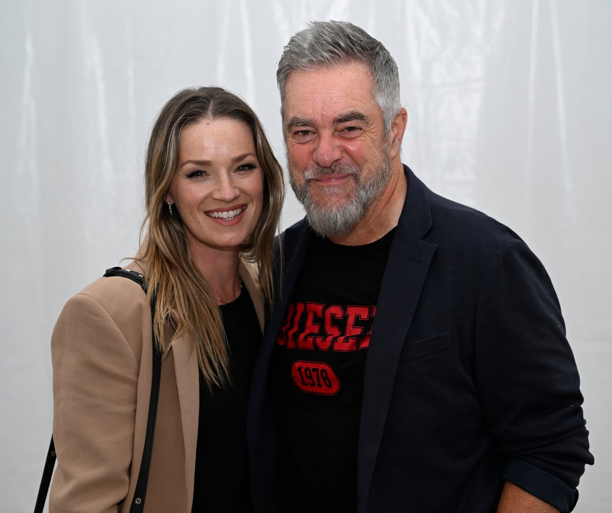 [PHOTOS]  Descubre los looks veraniegos de nuestras estrellas en la alfombra roja del espectáculo homenaje a RBO firmado por el Cirque du Soleil 