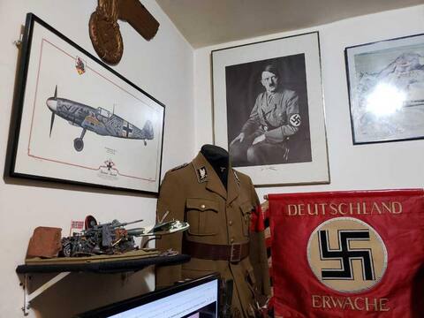 Brasil: una colección de objetos nazis descubiertos en una persona sospechosa de tener relaciones sexuales con niños