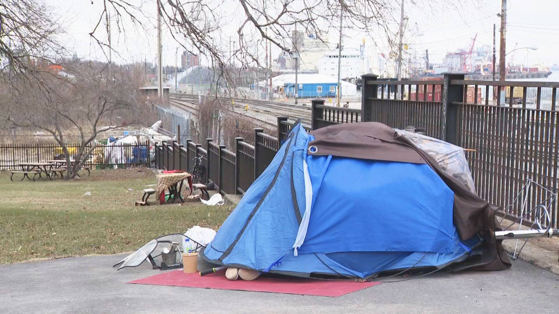 D&rsquo;autres campements qui d&eacute;rangent &agrave; Montr&eacute;al