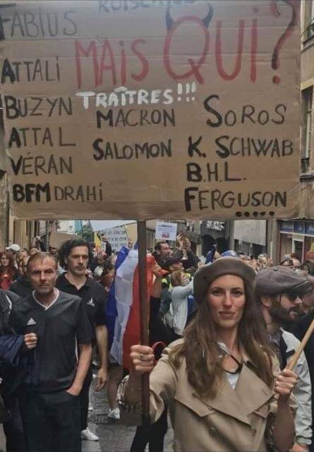 une francaise arretee pour sa pancarte antisemite lors d une manifestation anti pass sanitaire tva nouvelles