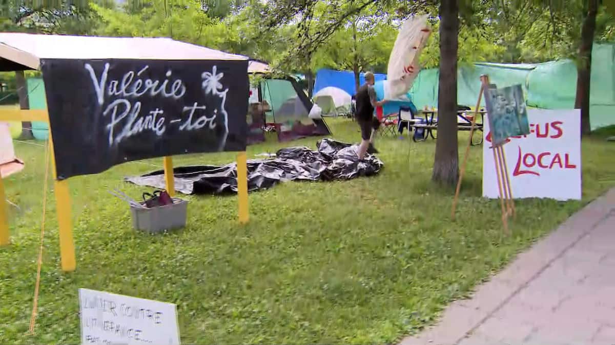 «Vous voulez qu’on aille où?»: un campement pour s’opposer aux démantèlements de campements pour sans-abri à Montréal