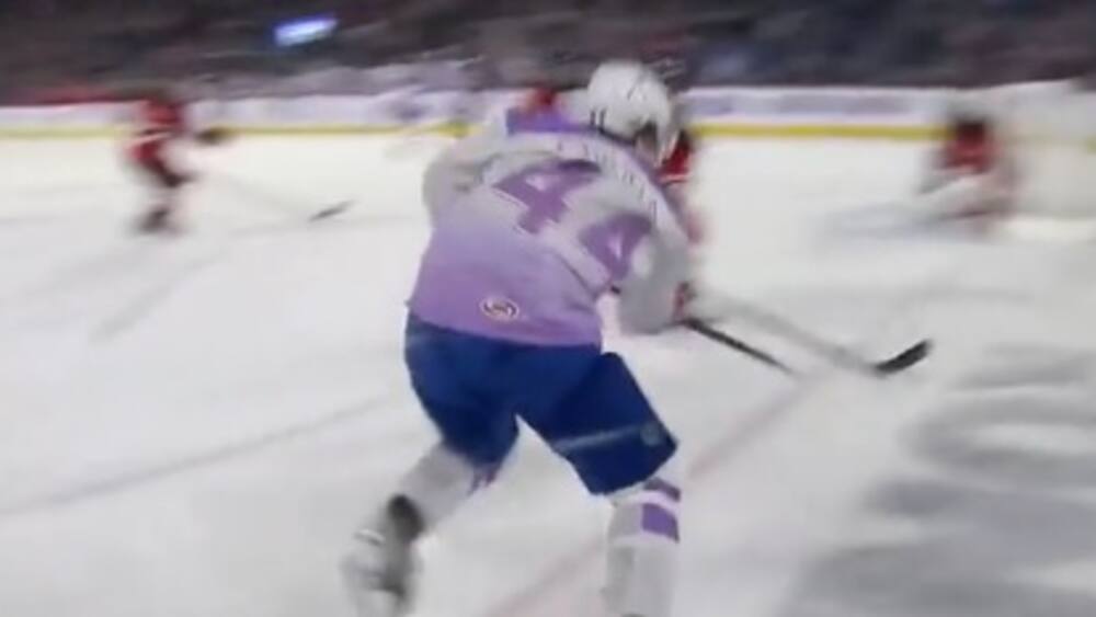 Caufield débloque avec un tir incroyable!