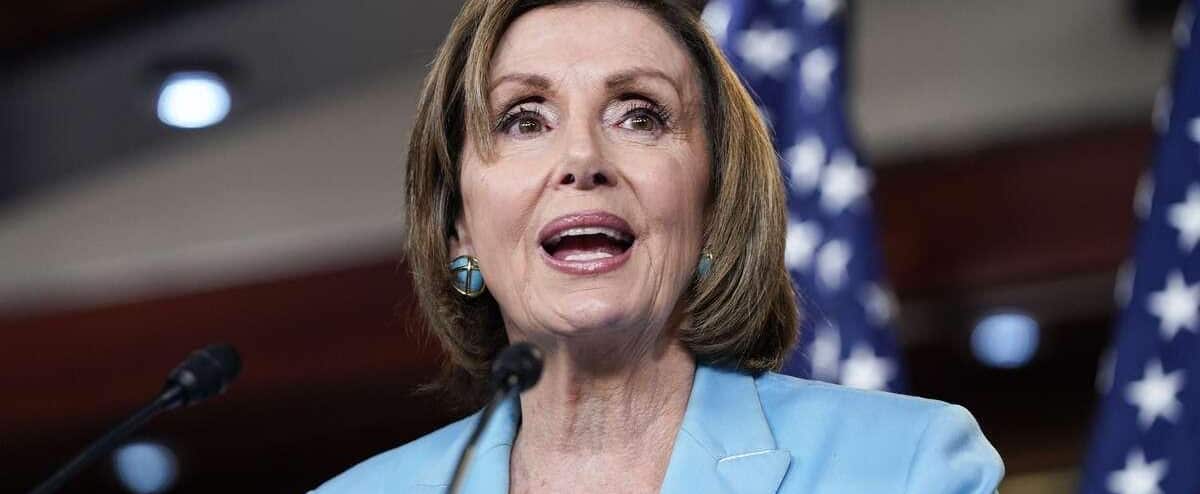 No Congresso dos EUA, o líder democrata Pelosi enfrenta novas divisões No Congresso dos EUA, o líder democrata Pelosi enfrenta novas divisões