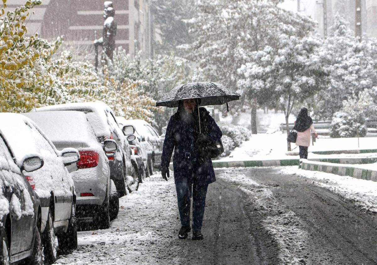Neige à Téhéran: écoles fermées, vols perturbés | JDQ