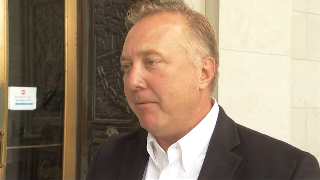 Un s&eacute;nateur oppos&eacute; aux mesures sanitaires meurt de la COVID