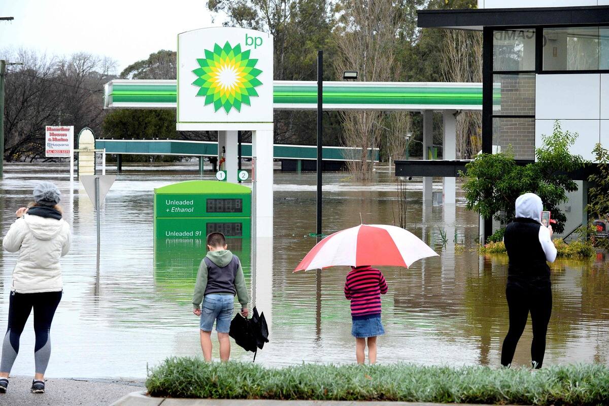 EN VID&Eacute;O | Des inondations frappent l'Australie et forcent l'&eacute;vacuation de milliers de gens