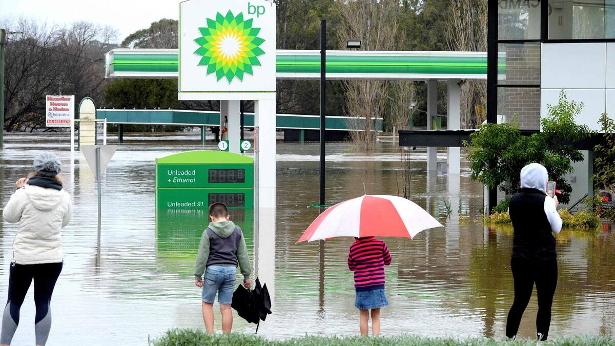 EN VIDÉO | Des inondations frappent l'Australie et forcent l'évacuation de milliers de gens