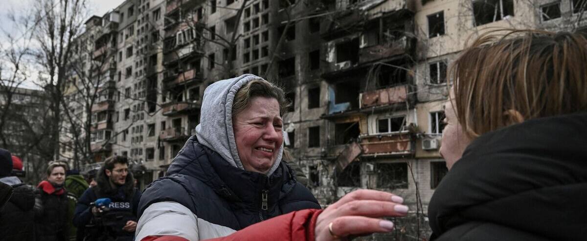 Ukraine: frappes sur Donetsk et Kyïv, la guerre s’étend malgré de nouveaux pourparlers