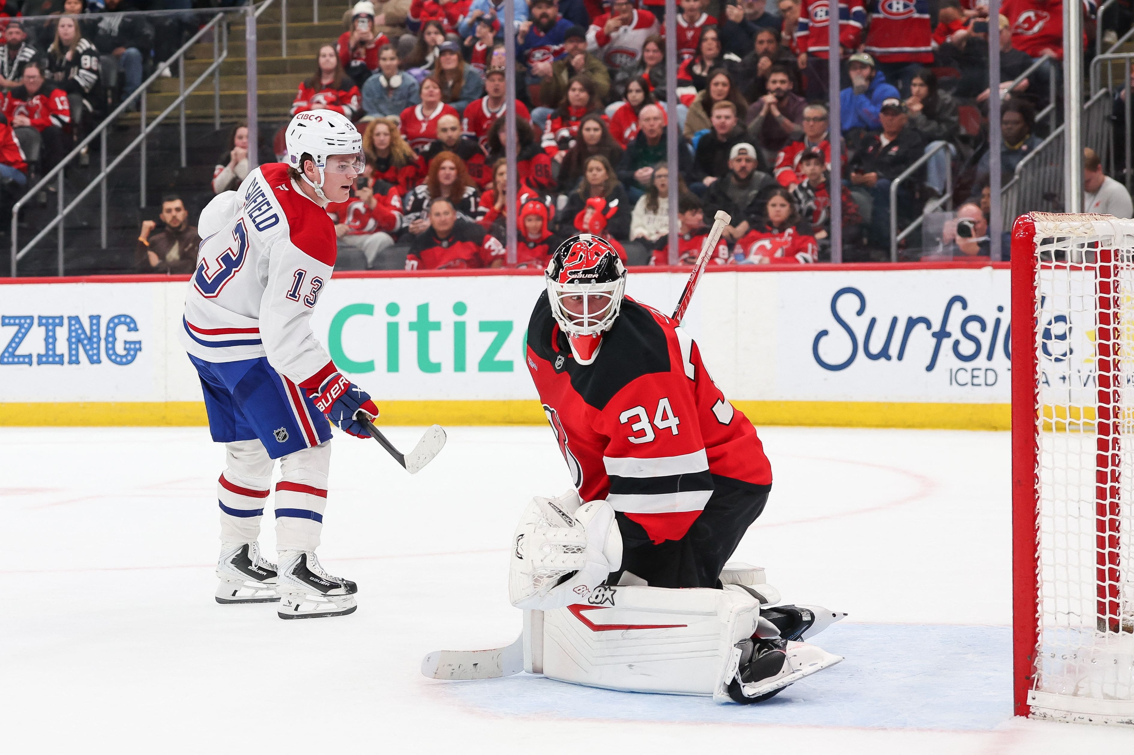 Le 50e but attendra: Cole Caufield sait également passer la rondelle
