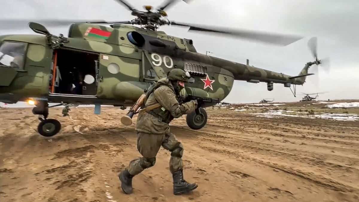 Belarus, bordering Ukraine, announces a surprise military exercise Belarus, bordering Ukraine, announces a surprise military exercise