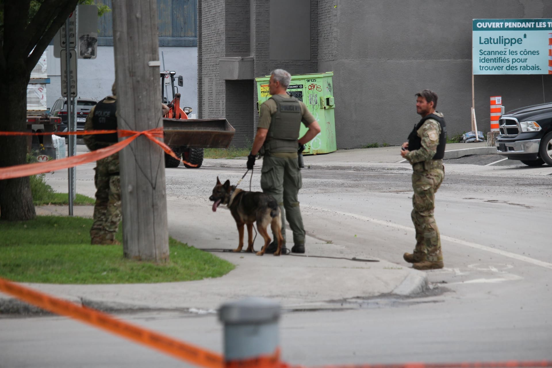 Près de huit heures pour calmer un homme en crise dans le quartier Saint-Sauveur