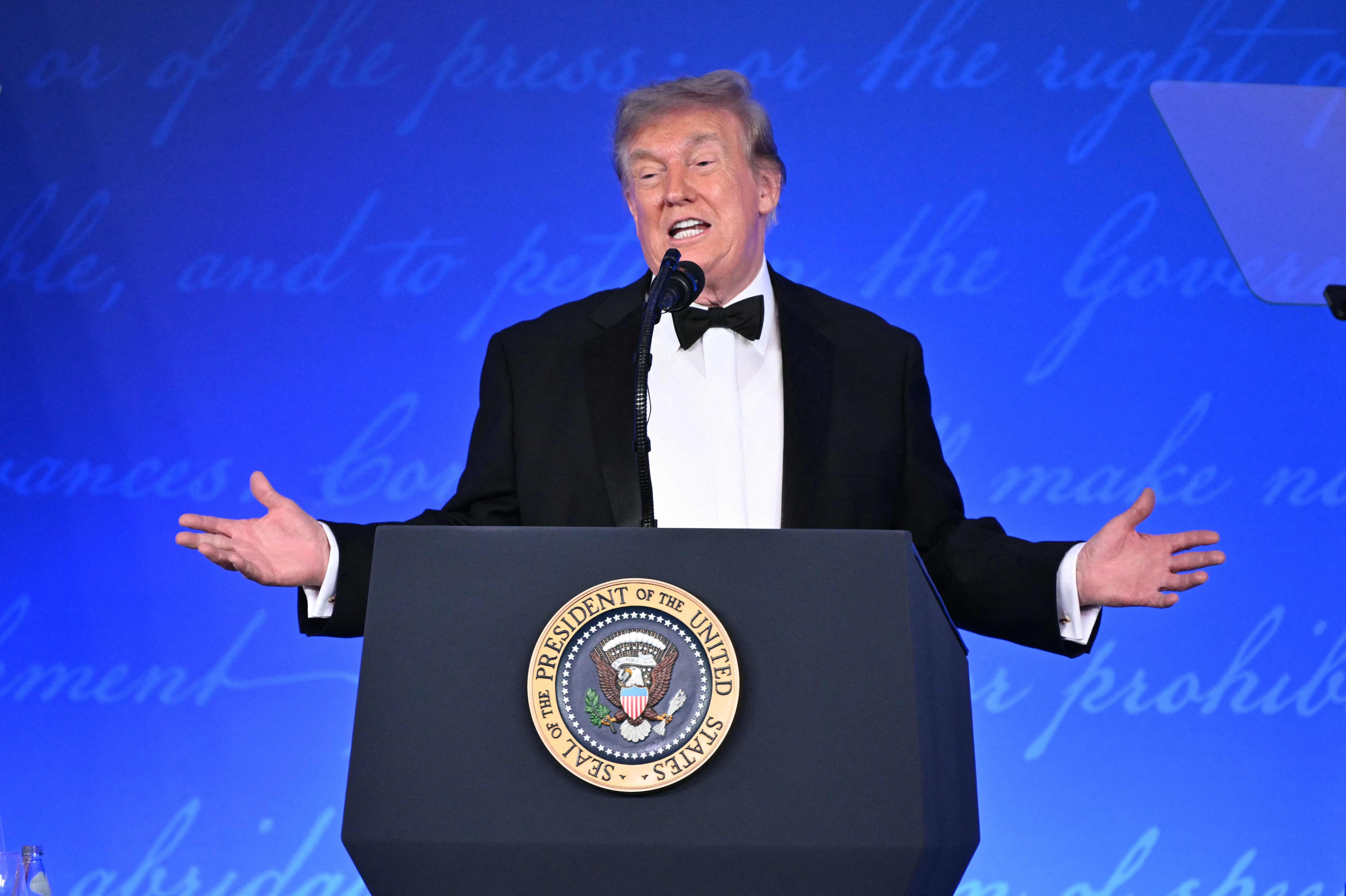 “He stayed true to himself”: Donald Trump multiplies attacks against the media during the correspondents’ dinner