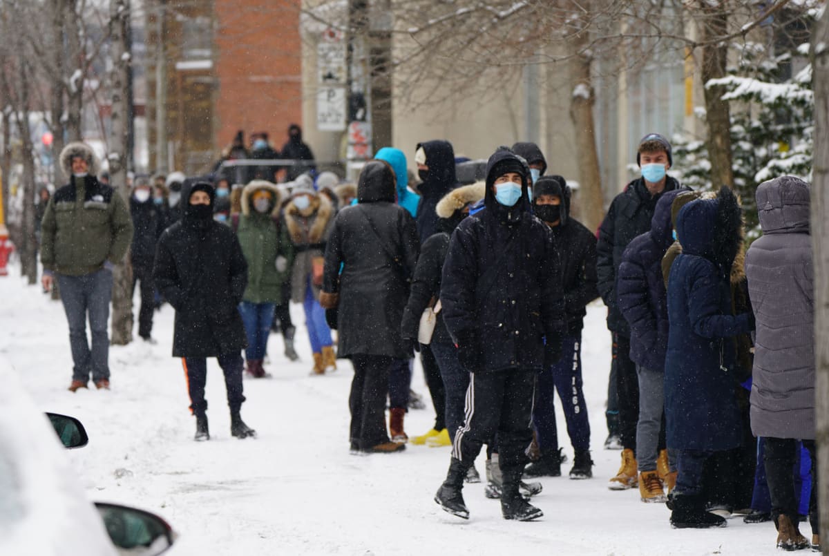 Pouss&eacute;e ph&eacute;nom&eacute;nale des cas et des hospitalisations: &laquo;On est dans une situation tr&egrave;s critique&raquo;