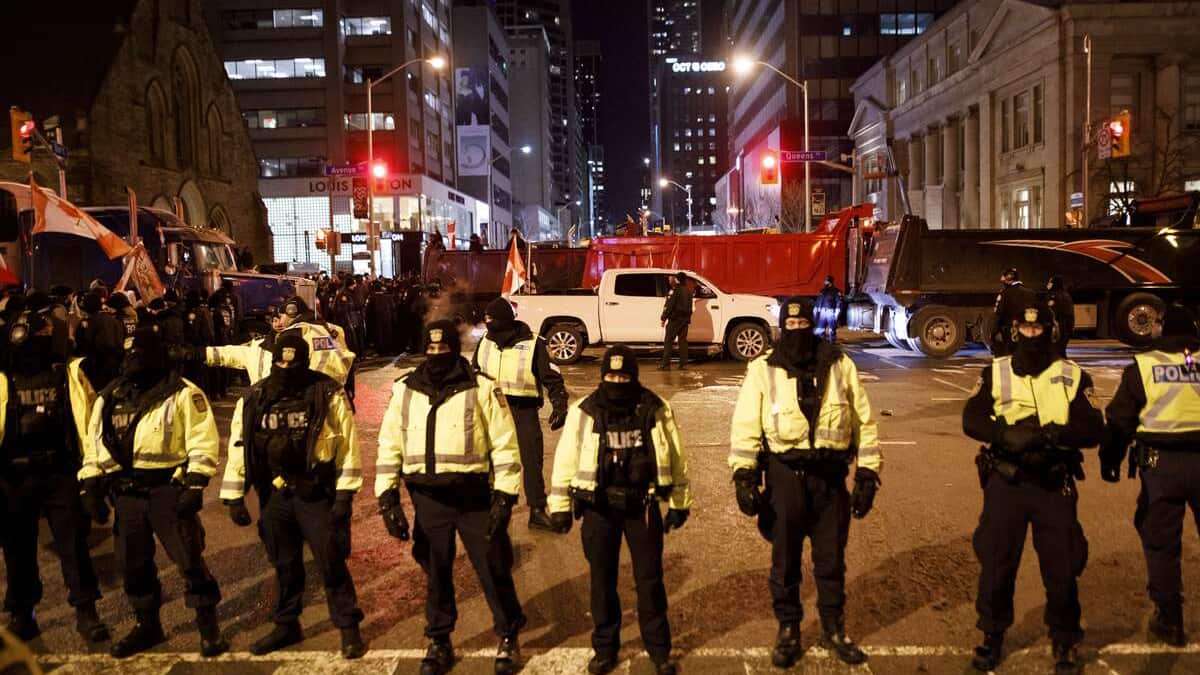 Le chef de police d'Ottawa demande 1800 agents en renfort