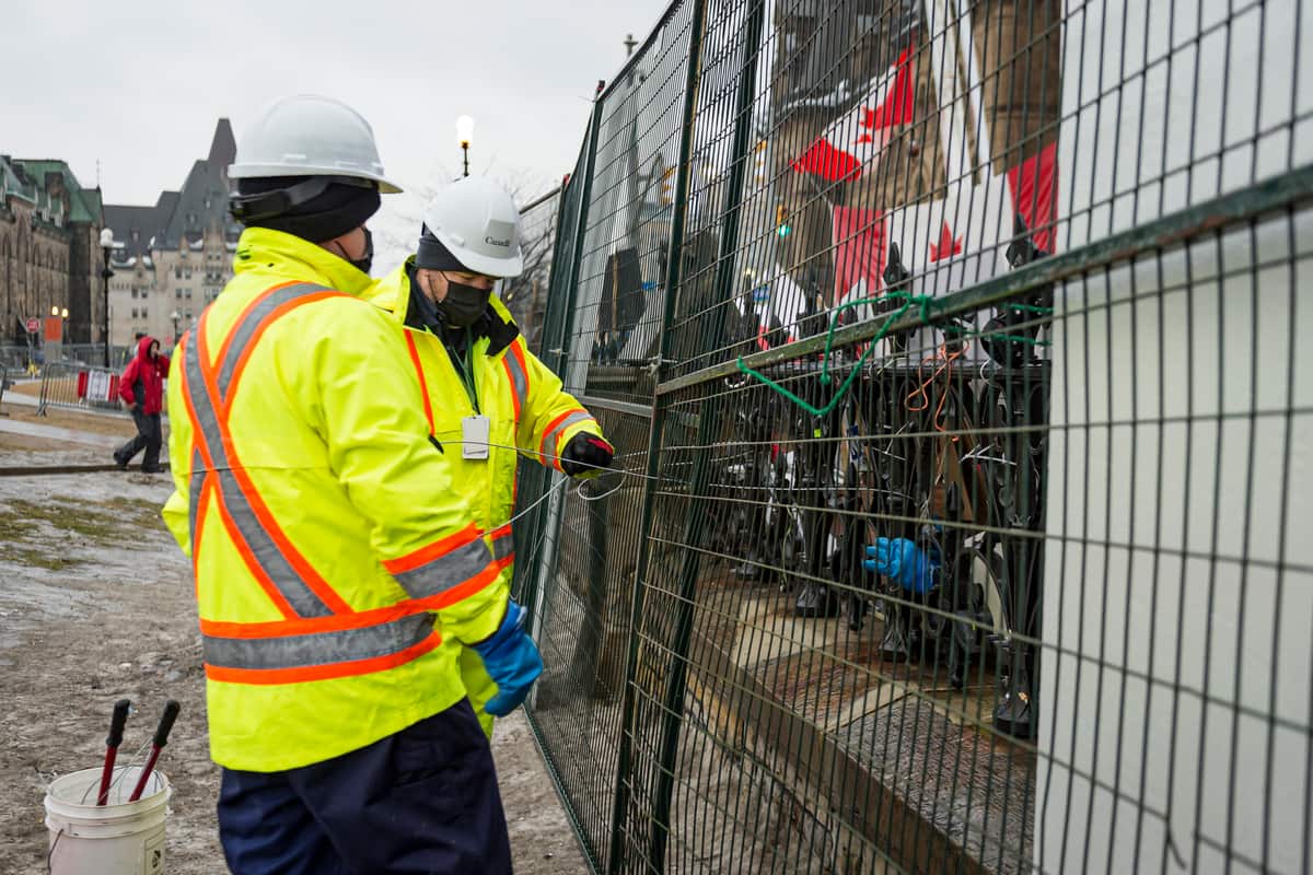 Intervention &agrave; Ottawa: la r&eacute;action des extr&eacute;mistes &laquo;impr&eacute;visible&raquo;