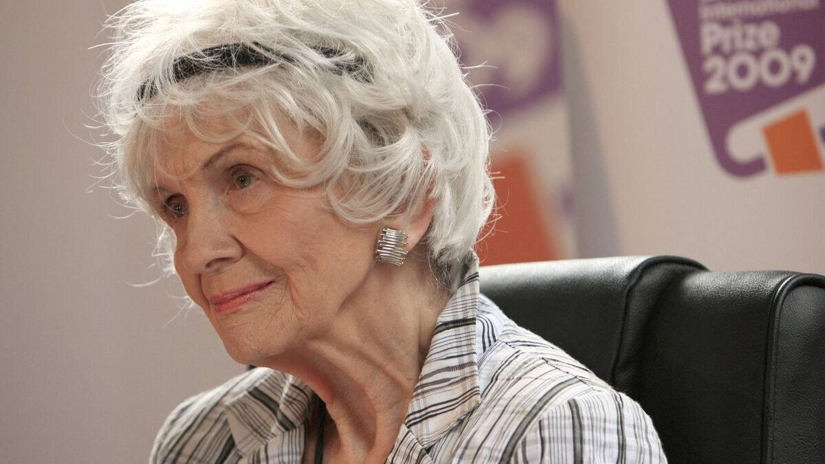 La fille de l'écrivaine canadienne Alice Munro dit avoir été agressée sexuellement par son beau-père