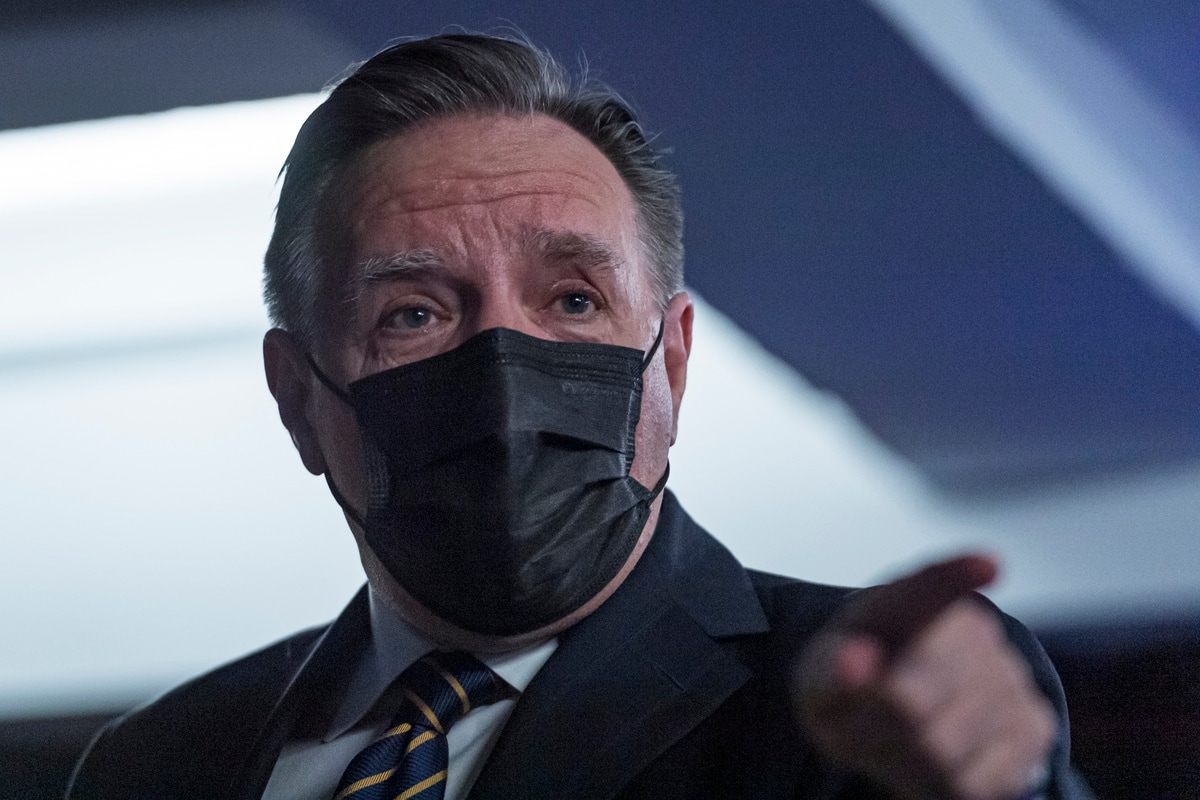 &laquo;Beaucoup de remorqueuses&raquo; pr&ecirc;tes &agrave; remorquer les camions, pr&eacute;vient Legault