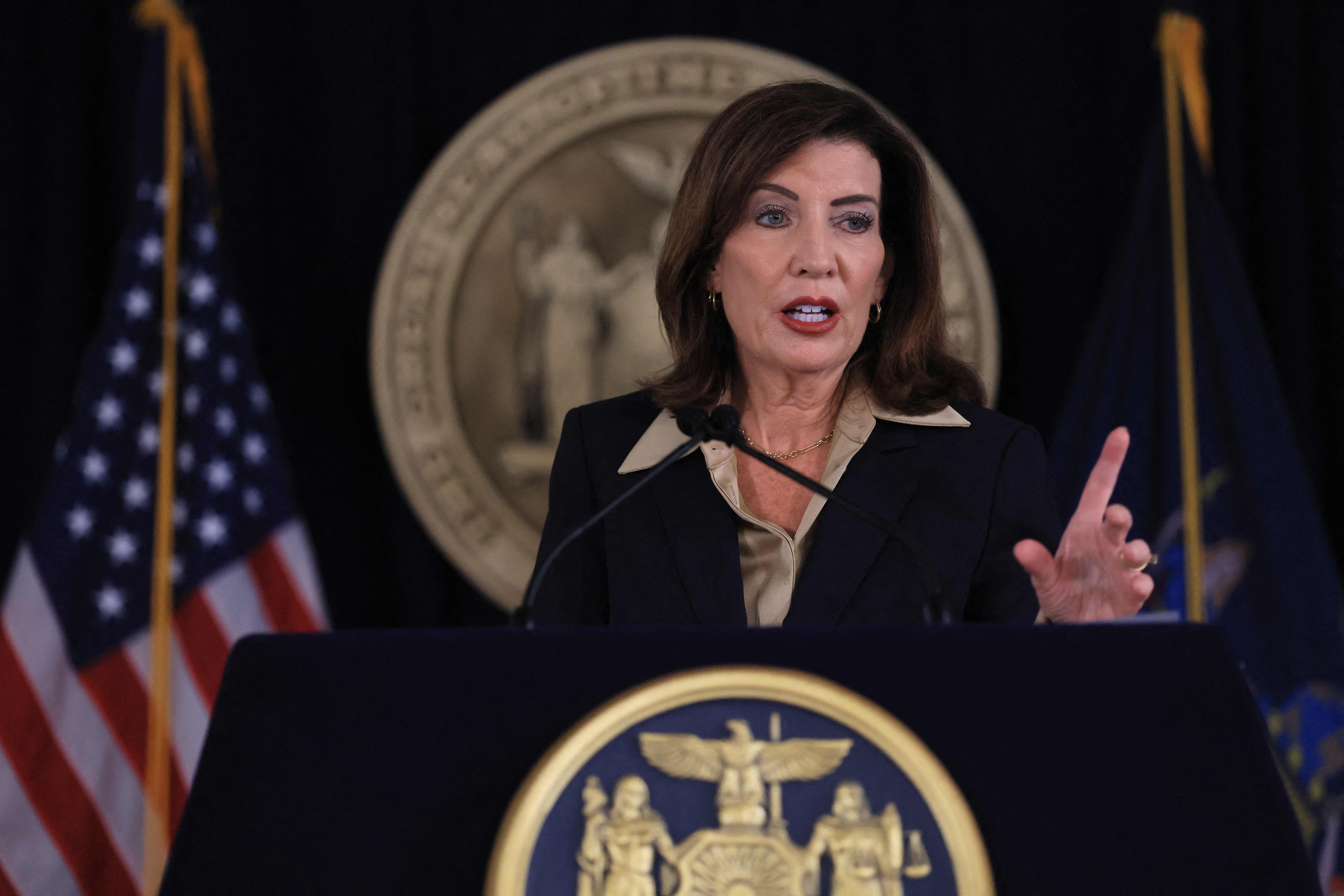 Affaire Cornell: la gouverneure de New York promet de réformer la loi sur les victimes de viol en état d’ébriété