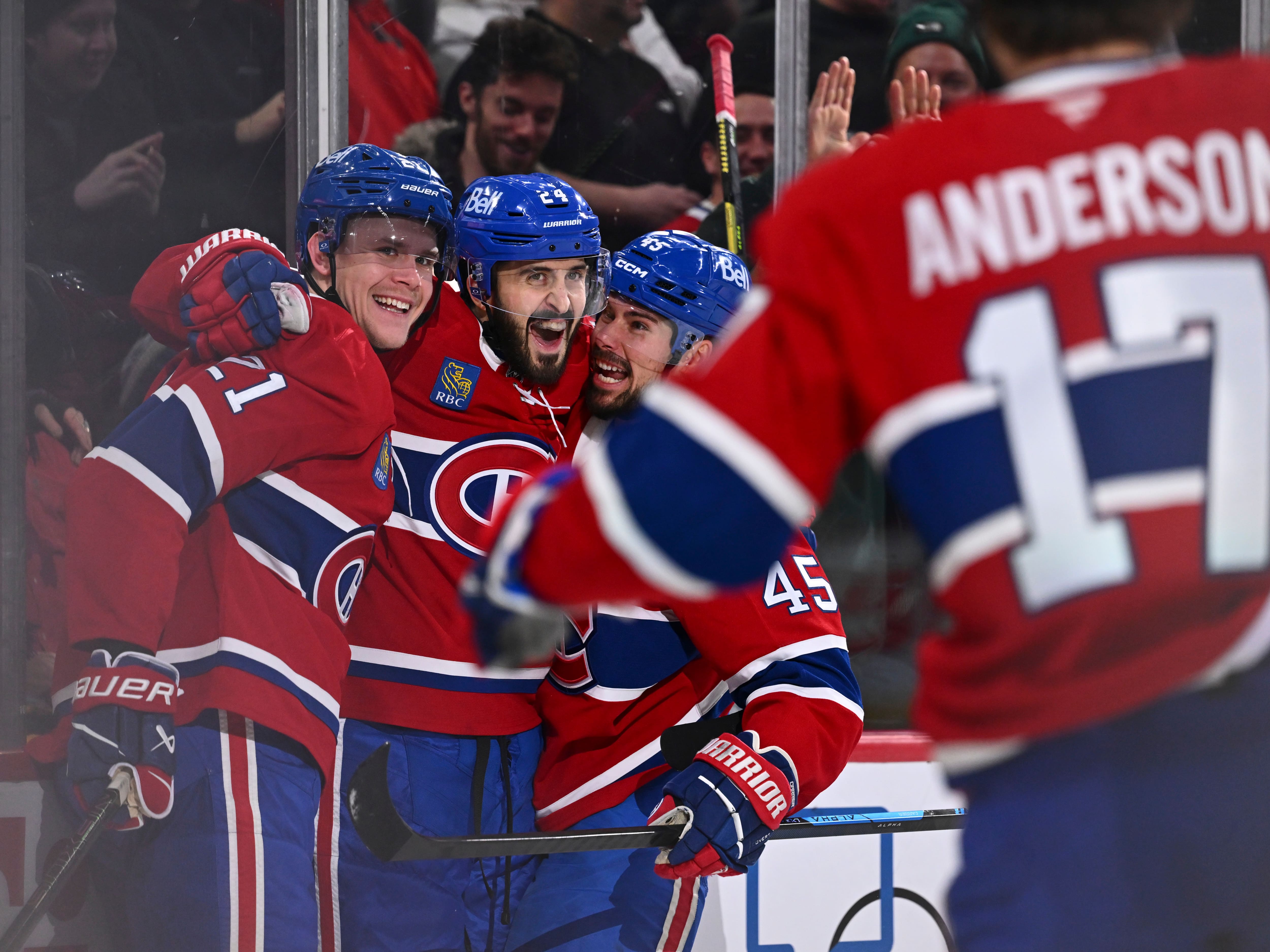 Une pancarte devenue virale: Phillip Danault à deux buts d’une demande en mariage 