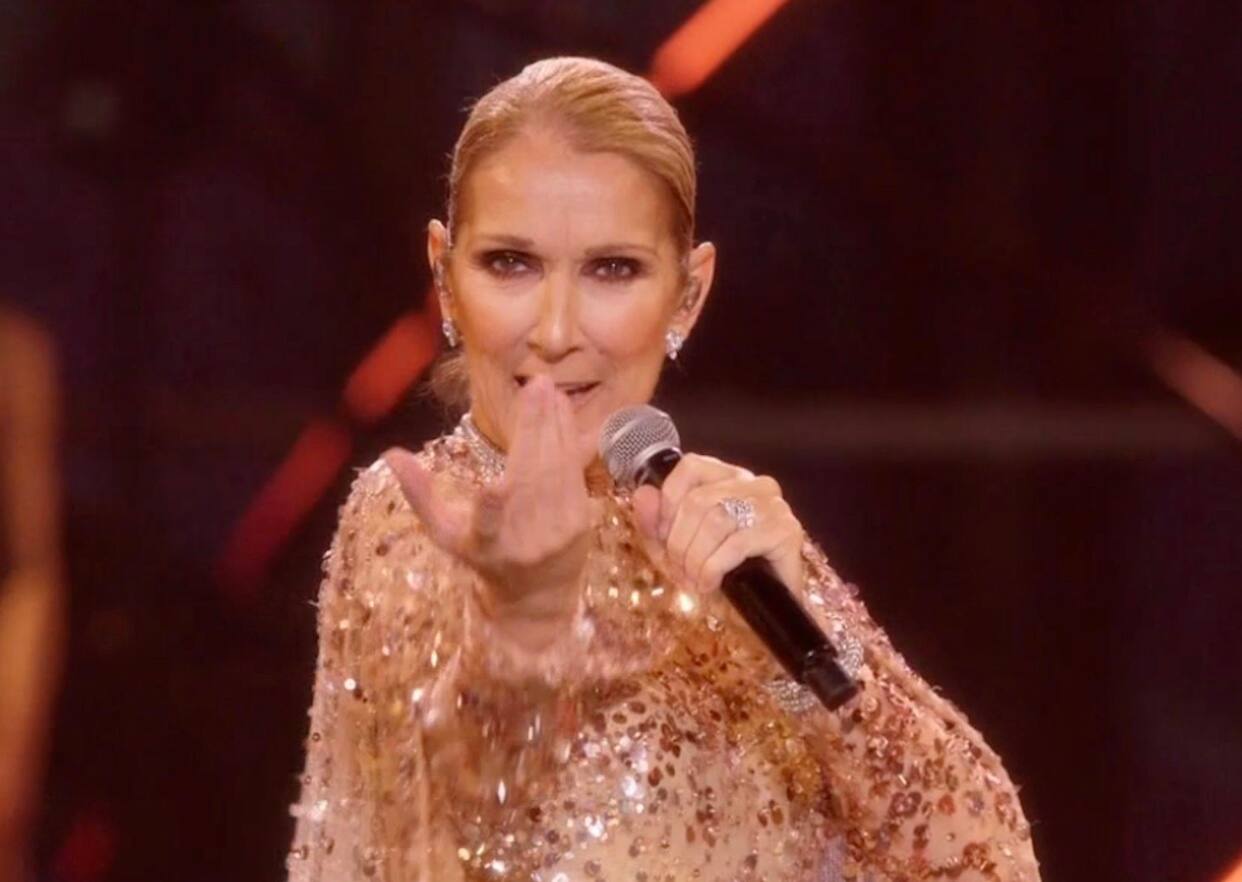 Céline poursuit son grand retour sur scène en chantant «I
