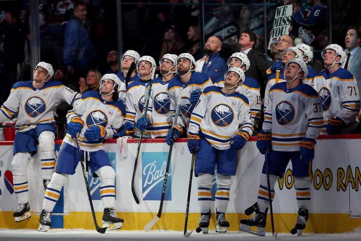 Pitoyables, les Sabres risquent une 13e exclusion des s&eacute;ries d'affil&eacute;e