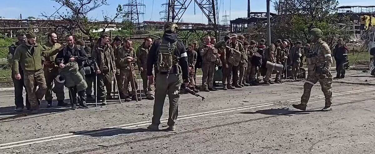 Les défenseurs de l’aciérie d’Azovstal se rendent, le G7 au chevet de l’Ukraine