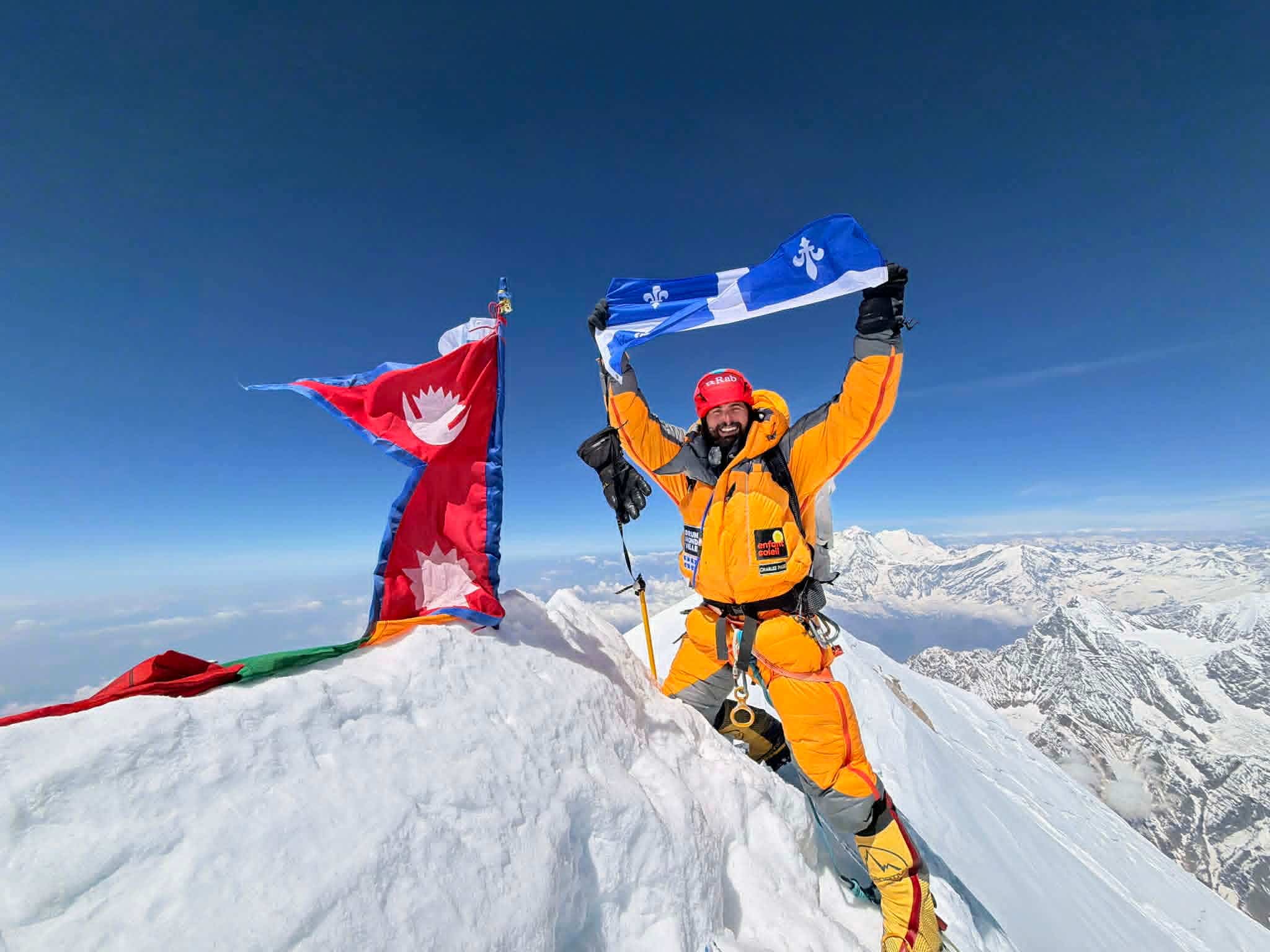 «La montagne m’a laissé vivre»: Charles Page devient le premier Québécois à atteindre le sommet de l’Annapurna