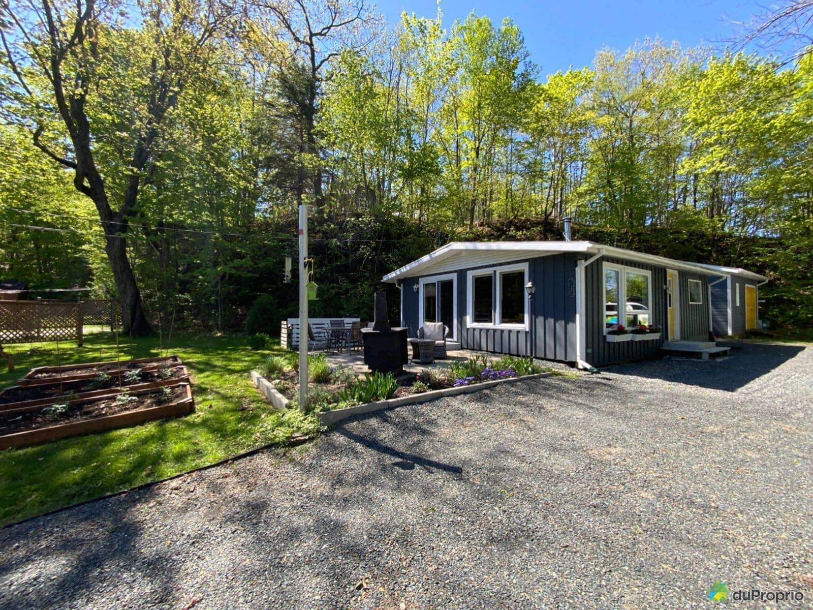 Un joli chalet avec accès au fleuve pour 219 000$