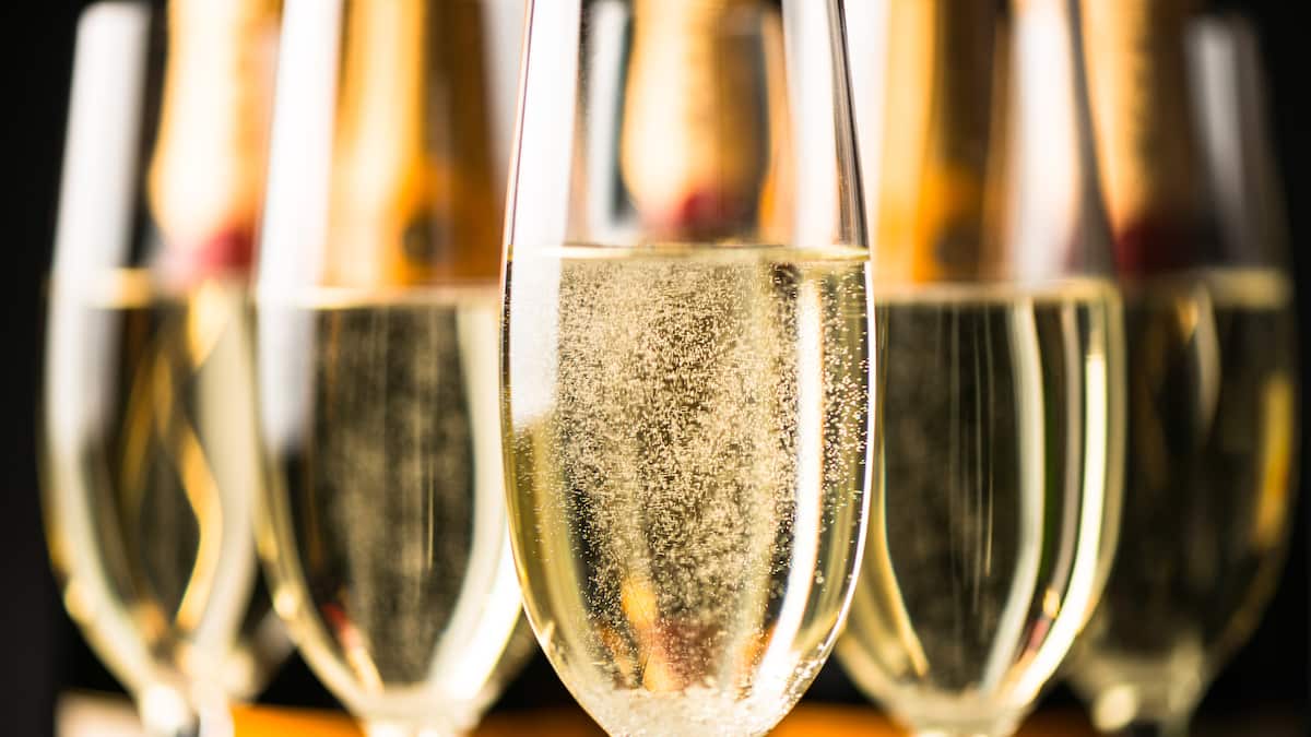 Champagne à l’ecstasy au restaurant, un mort