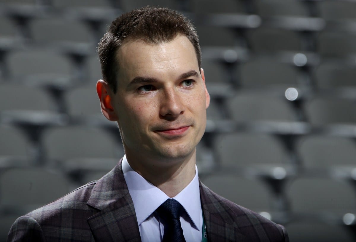 John Chayka candidat au poste de DG des Leafs?