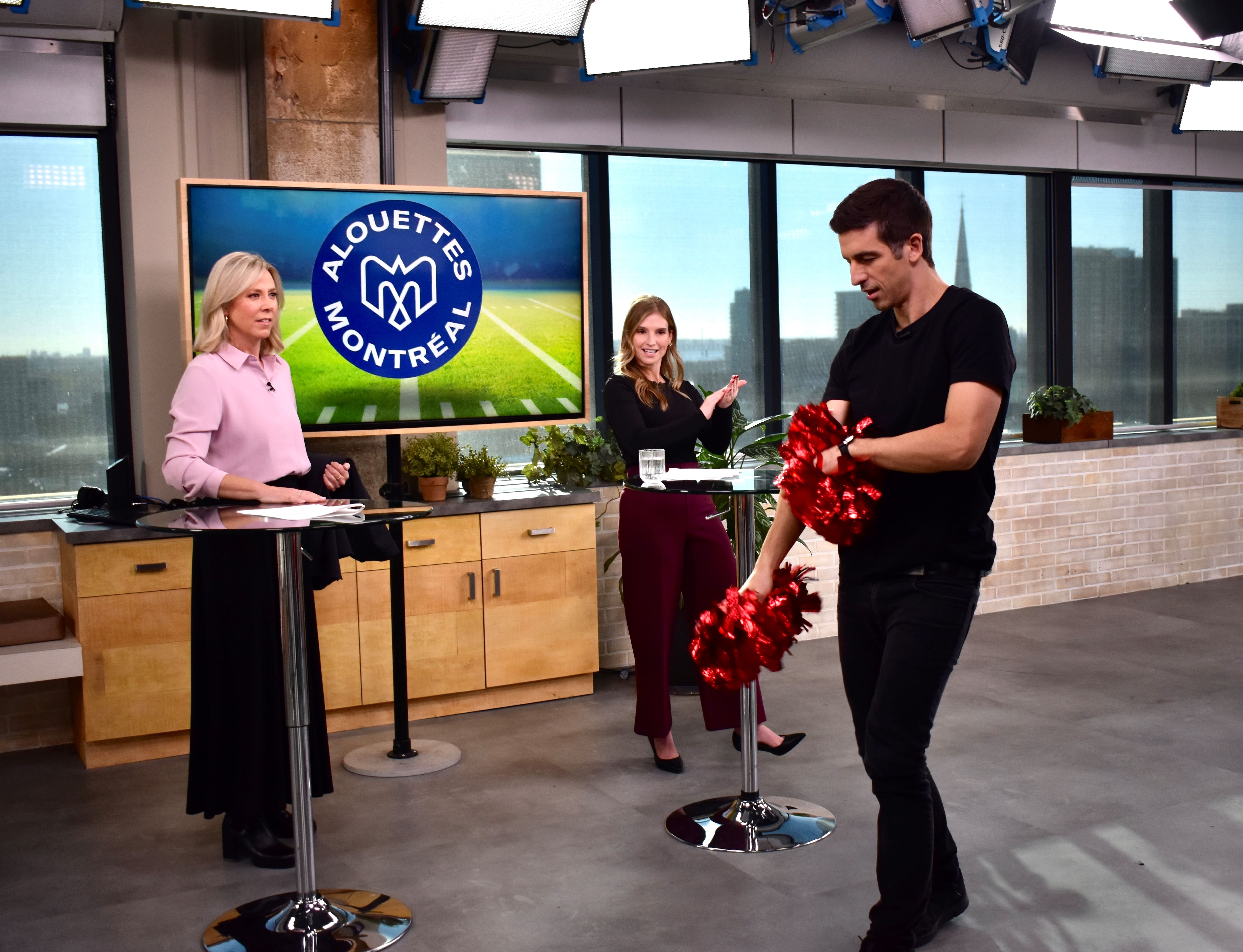 Stéphane devient cheerleader pour une journée!