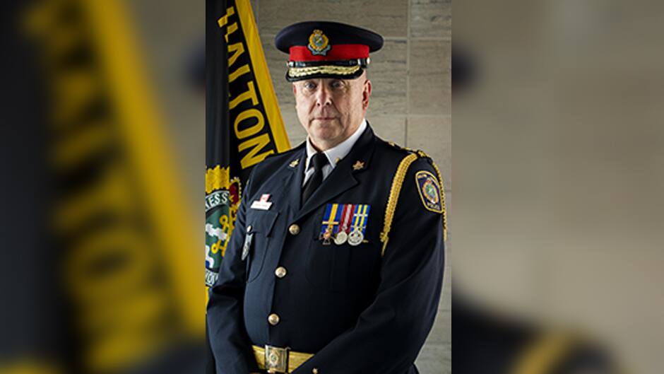 Voyage à l’étranger un chef de police dans l'embarras  TVA Nouvelles