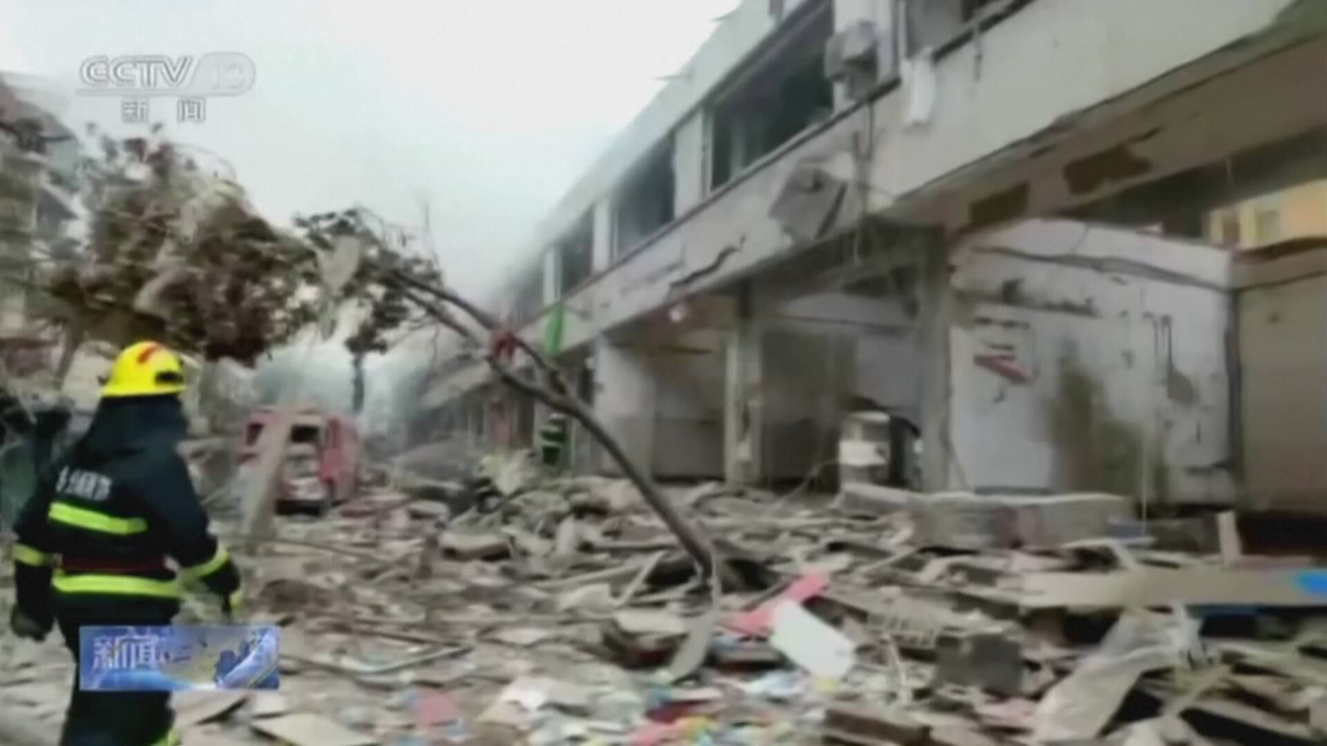 EN IMAGES | Au moins 12 morts après une explosion au gaz dans un quartier résidentiel - Vimarsana News