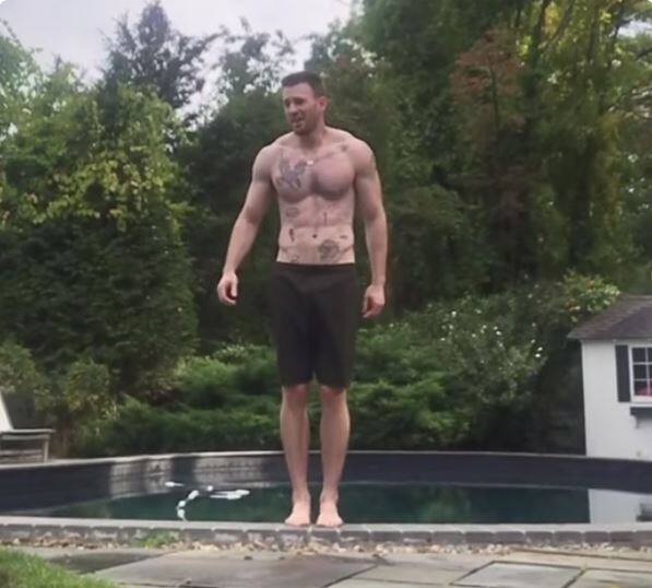 Internet vient d'apprendre que Chris Evans a plein de ...