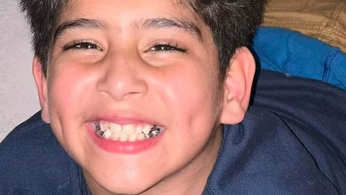 Un garçon de six ans meurt après avoir été battu, enfermé dans un enclos et agrafé au mur par son beau-père et sa mère