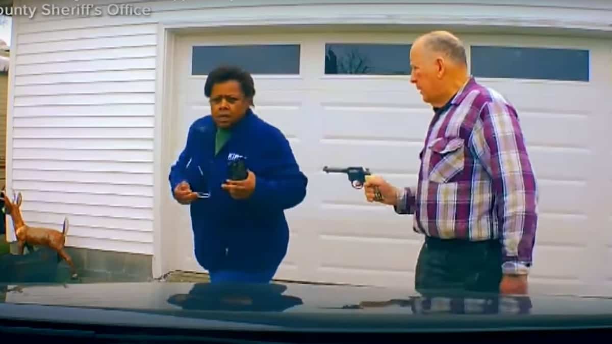 Une fraude de type grands-parents mène au meurtre d'une livreuse Uber