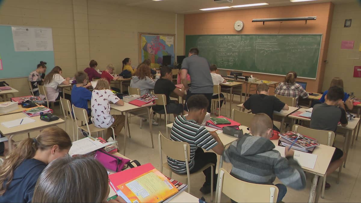 Trop d’élèves, pas assez d’espace : six classes préfabriquées en renfort en Estrie