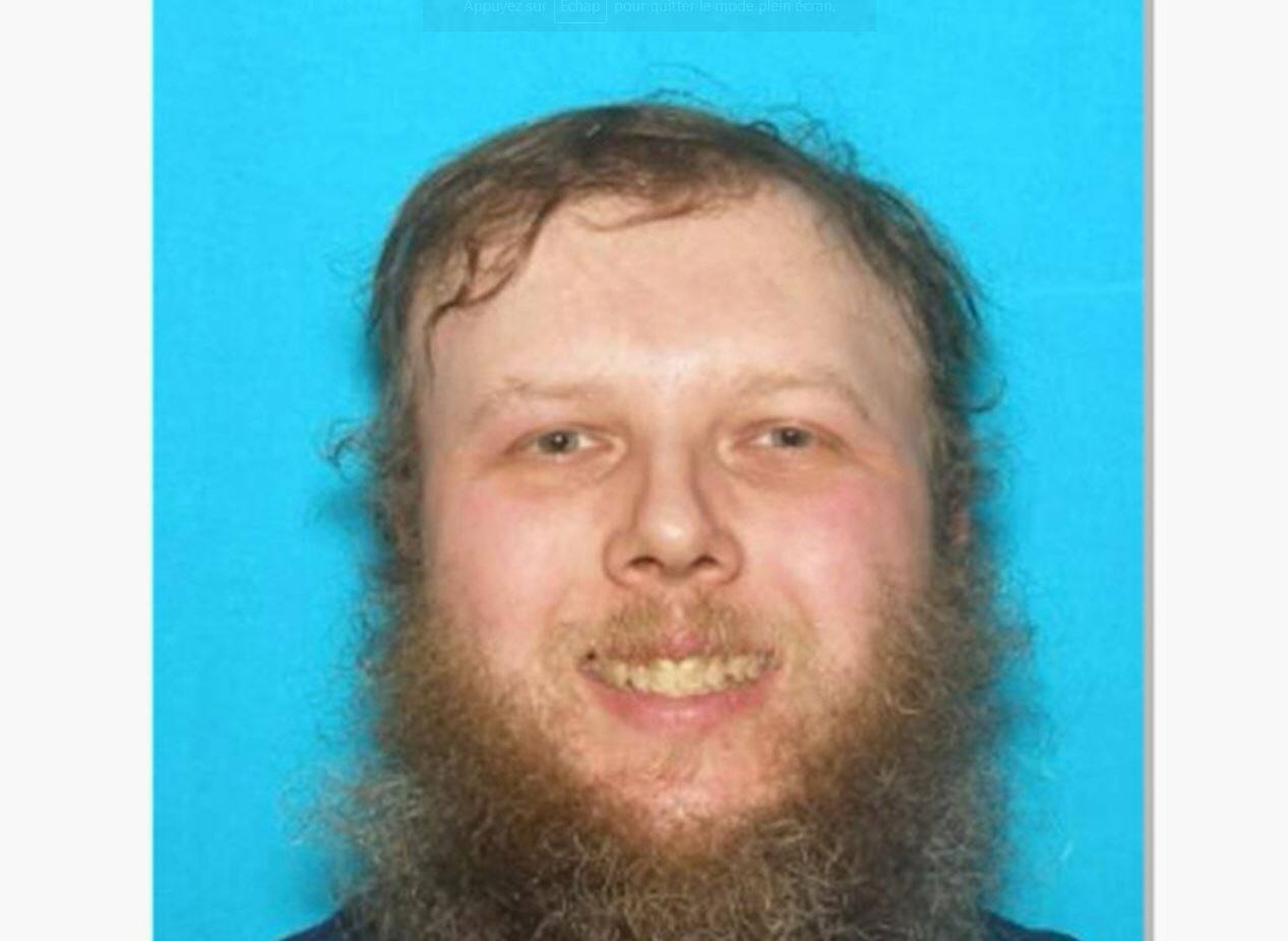 Un homme arr&ecirc;t&eacute; pour avoir enterr&eacute; sa m&egrave;re et sa s&oelig;ur dans sa cour