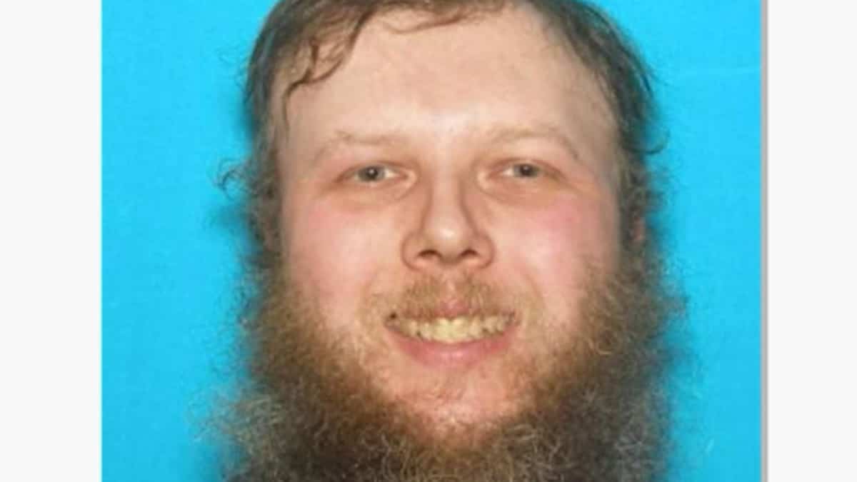 Un homme arrêté pour avoir enterré sa mère et sa sœur dans sa cour